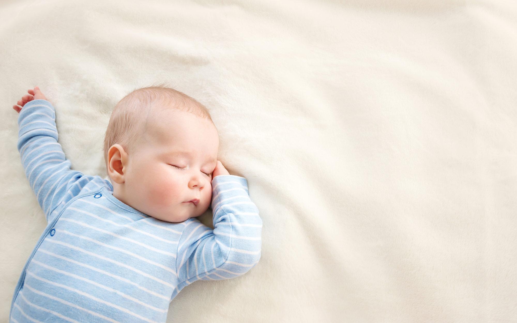 10 safe sleeping tips for your baby 